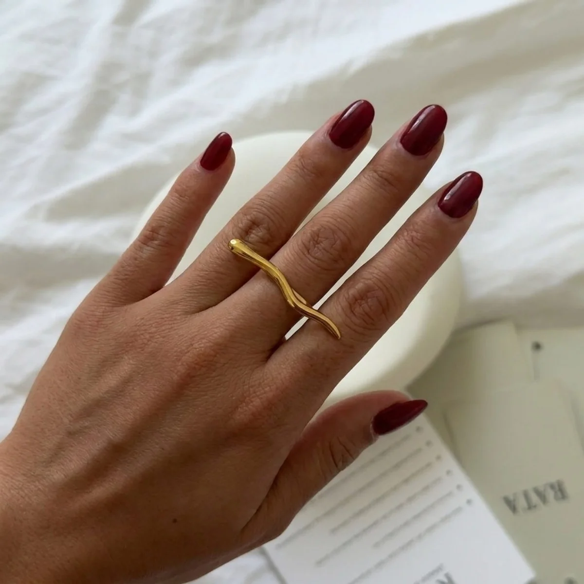 Minimalistische, lange, wellenförmige Fingerringe aus Edelstahl für Damen und Herren, trendiger, ästhetischer, winziger, schlangenförmiger, dünner Ring, Party-Schmuck. – Detail 9