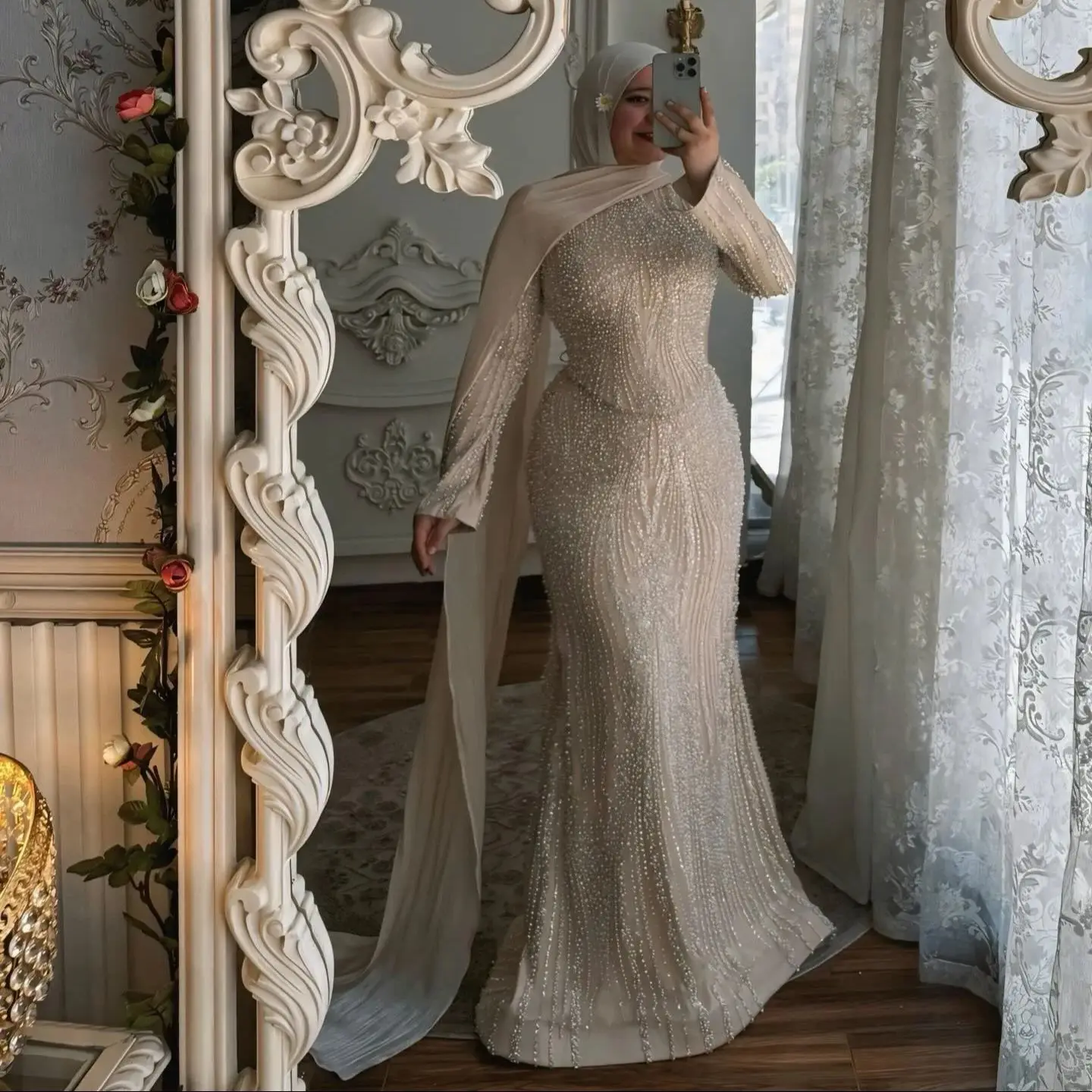 

Вечернее платье-русалка цвета шампань с жемчугом и шарфом, в арабском стиле, для выпускного вечера, Дубай, 2026, индивидуальный пошив, полностью расшитое бисером, для вечеринок