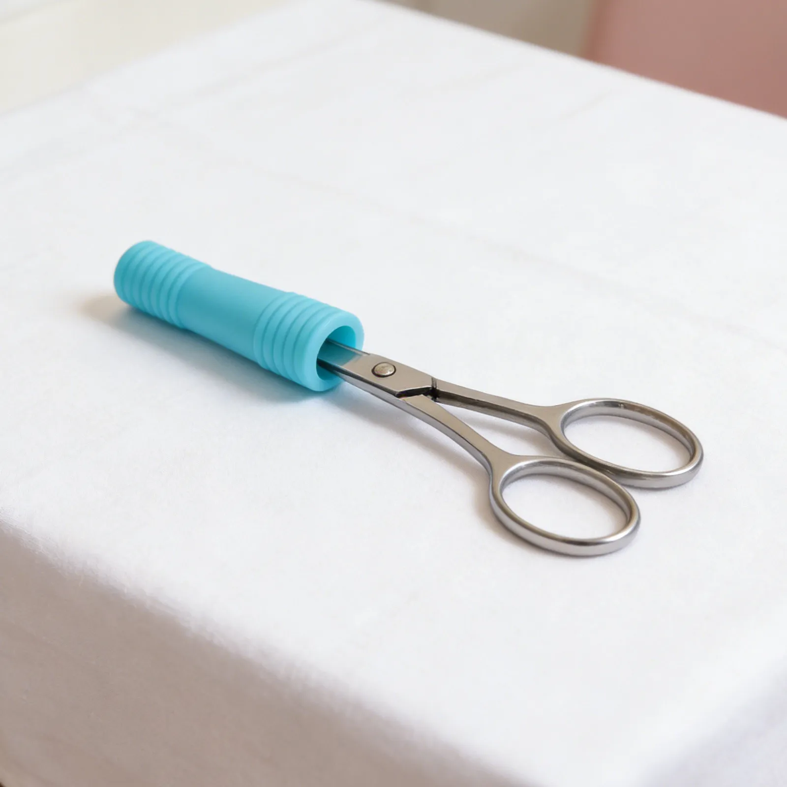 

10 шт. многоразовых силиконовых защитных колпачков для маникюрных инструментов: кусачек для кутикулы, ножниц, пинцетов, предотвращающие падение лезвий, защита кончиков, для маникюра