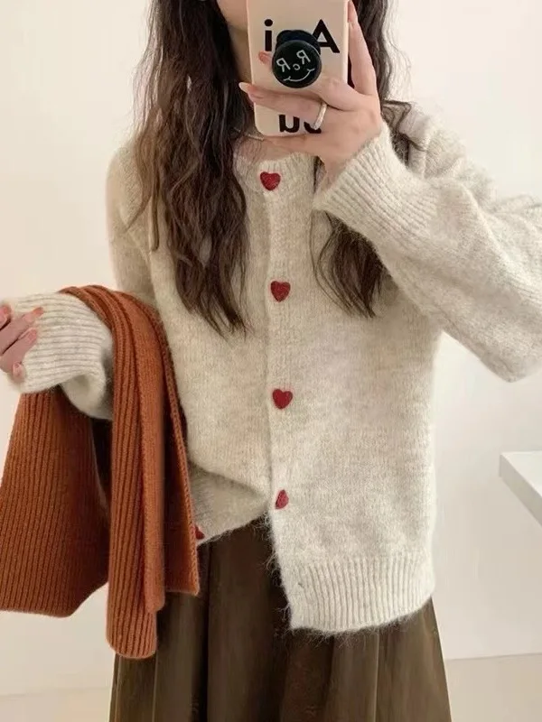 

Korean Sweet Heart Buckle round Neck Knitted Open Cardigan Women's Loose Age-Defying Fashion Sweater Coat Spring Autumn Winte...