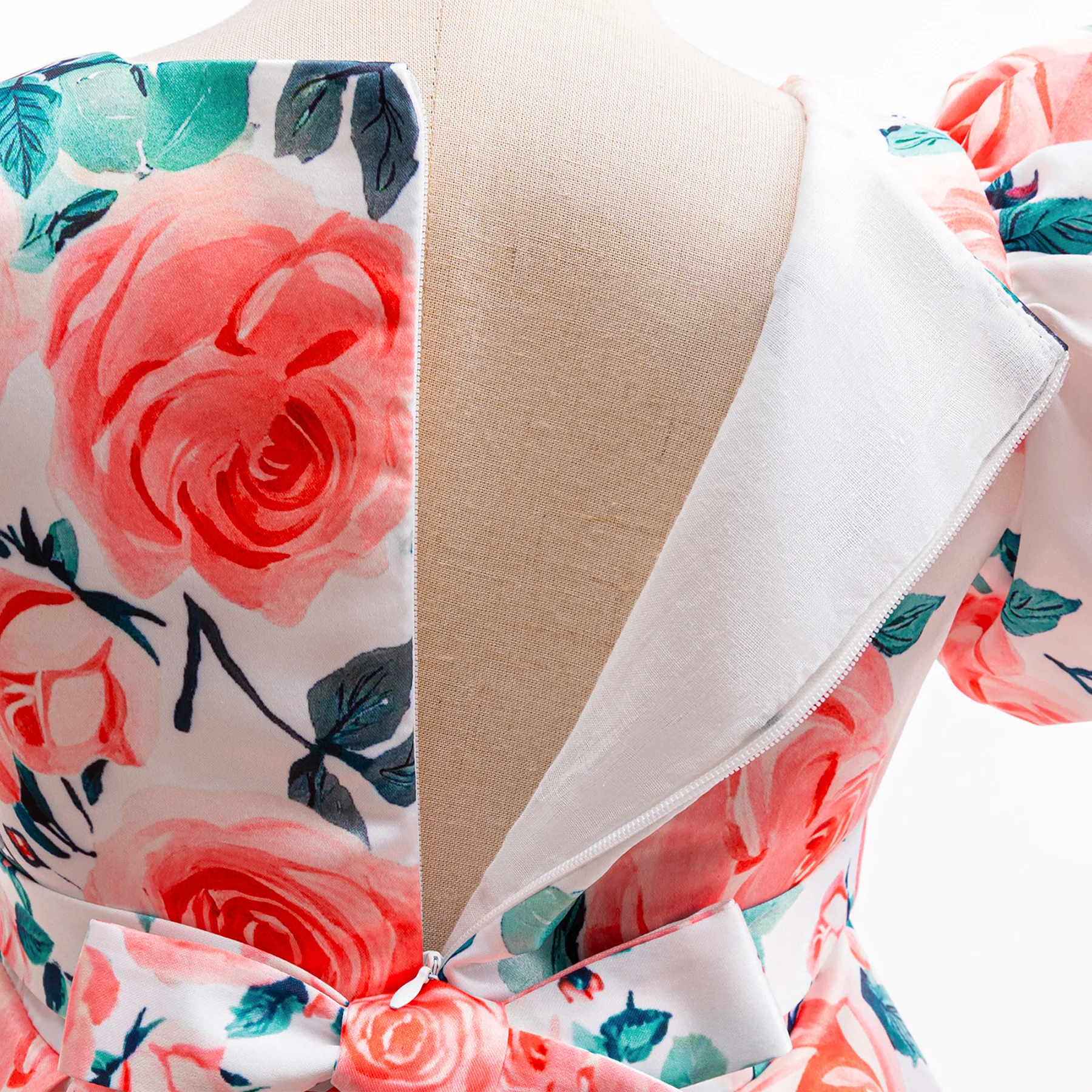 فستان بناتي صيفي جديد مطبوع عليه أزهار الورد فستان أطفال بأكمام فقاعية فستان الأميرة فستان كاجوال حلو ولطيف