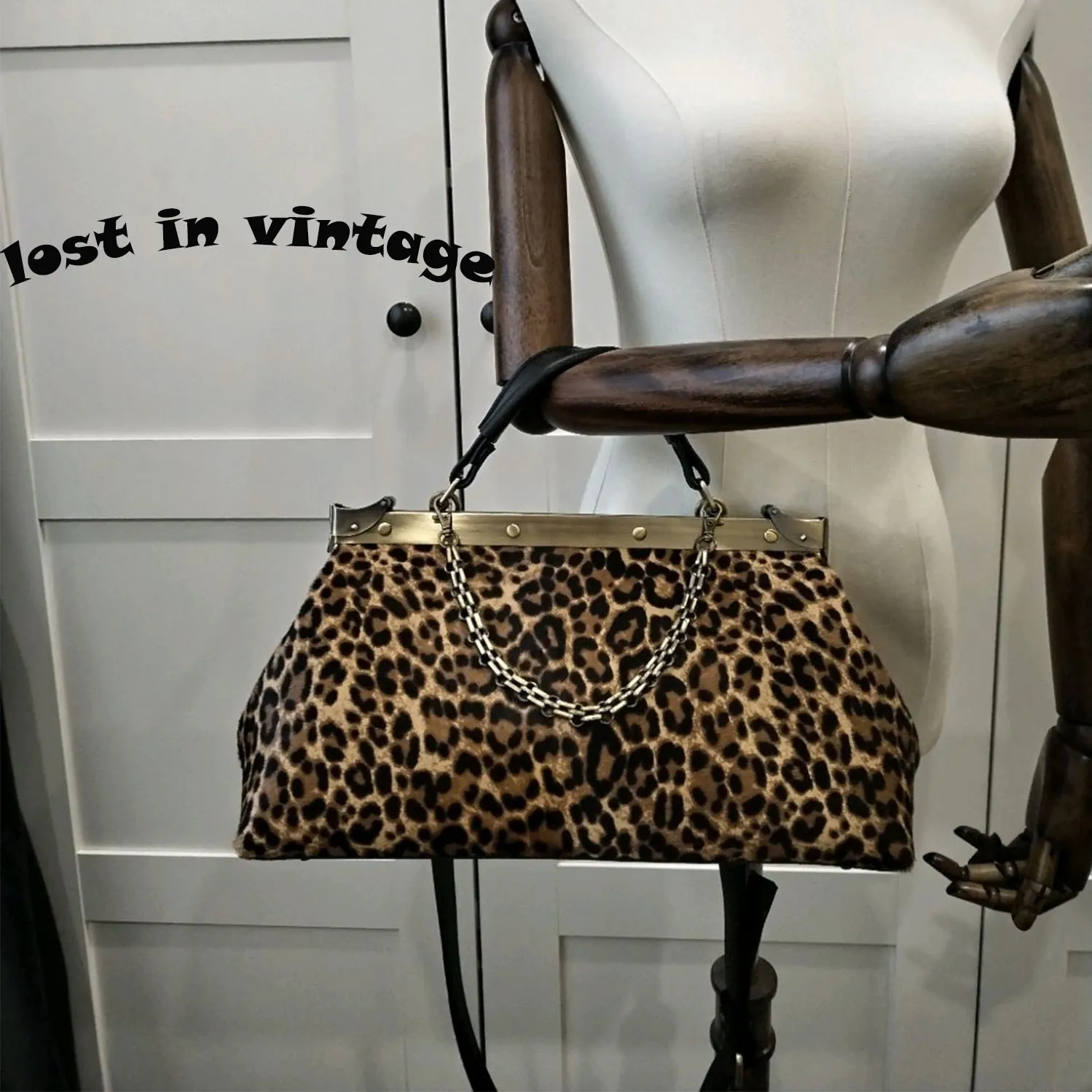 

LOST IN VINTAG Artficial-leather Bags with Leopard Print Embossing Evening Purse Ball Party Clutch B Frame Bag 32x18x14cm Metal