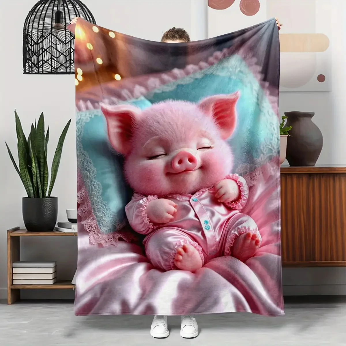 Cute Pig Design Flannel Throw Blanket, Soft Beige Bedspread for Bed & Sofa, Machine Washable, All-Season Gift Idea