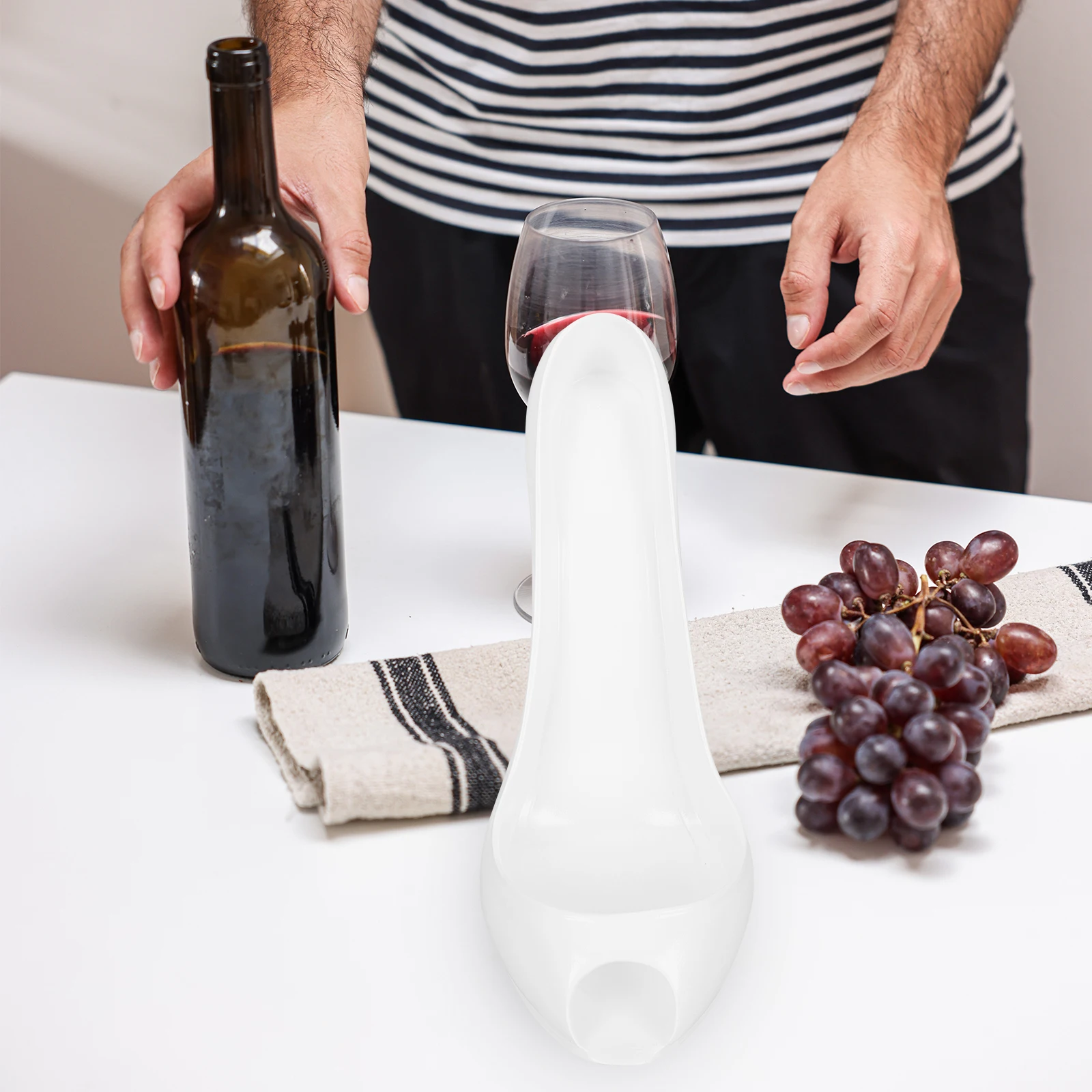 

High Heel Wine Rack Premium Resin Craft Elegant Bottle Holder for Home Bar Decorative Living Room Display Stand