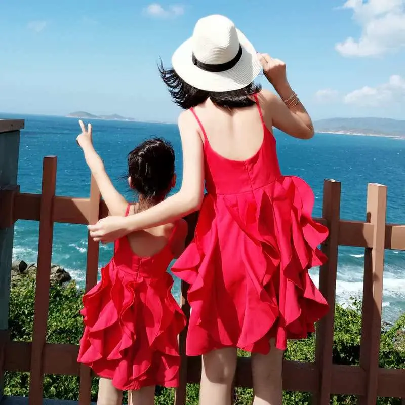 

Parent-Child Summer Matching Clothes Daughter and Mother Beach Dress children's Bali Backless Design Girls Women's Costume 2024