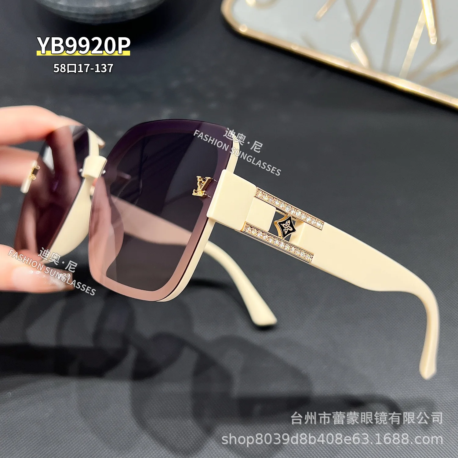 

Polarized Sunglasses for Women UV400 Protection Fashion Luxury Driving Shades Lightweight Anti Glare Outdoor Sports Day to Night
