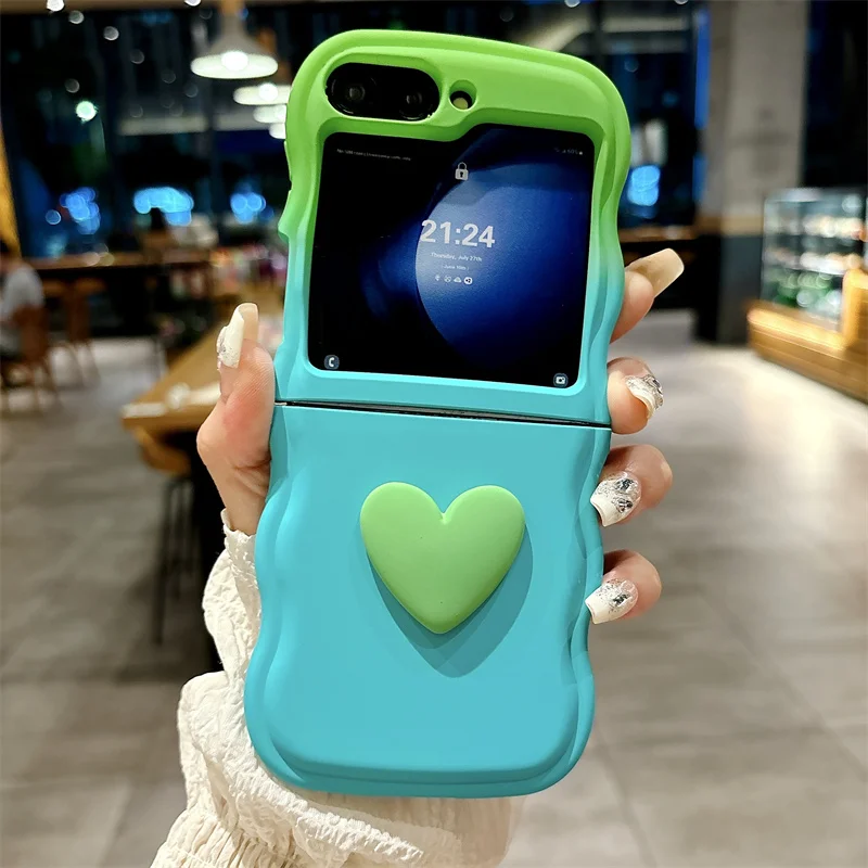 Fall Prevention Luxury Silicone Liquid Soft Heart Wave Candy Plain Shockproof Phone Case For Samsung Z Flip 3 4 5 6 Cover