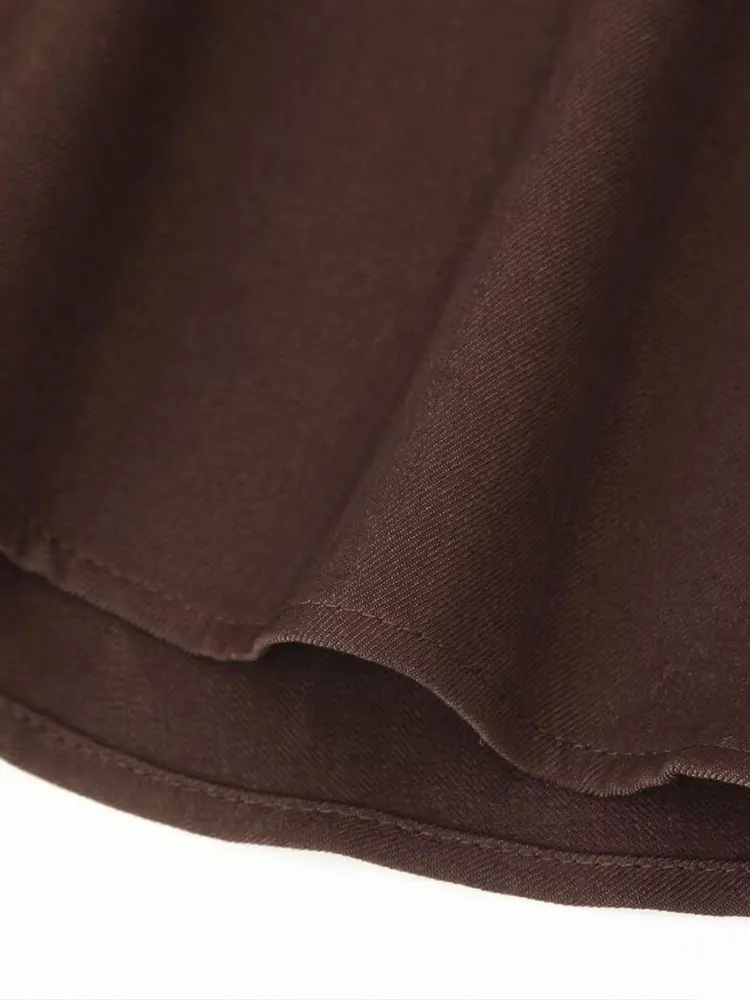 Sukienki damskie 2025 Metal Decoration Dress Nowe marszczone sukienki bez rękawów dla kobiet Jednolita sukienka z ukośnym kołnierzem Krótka elegancka sukienka na przyjęcie