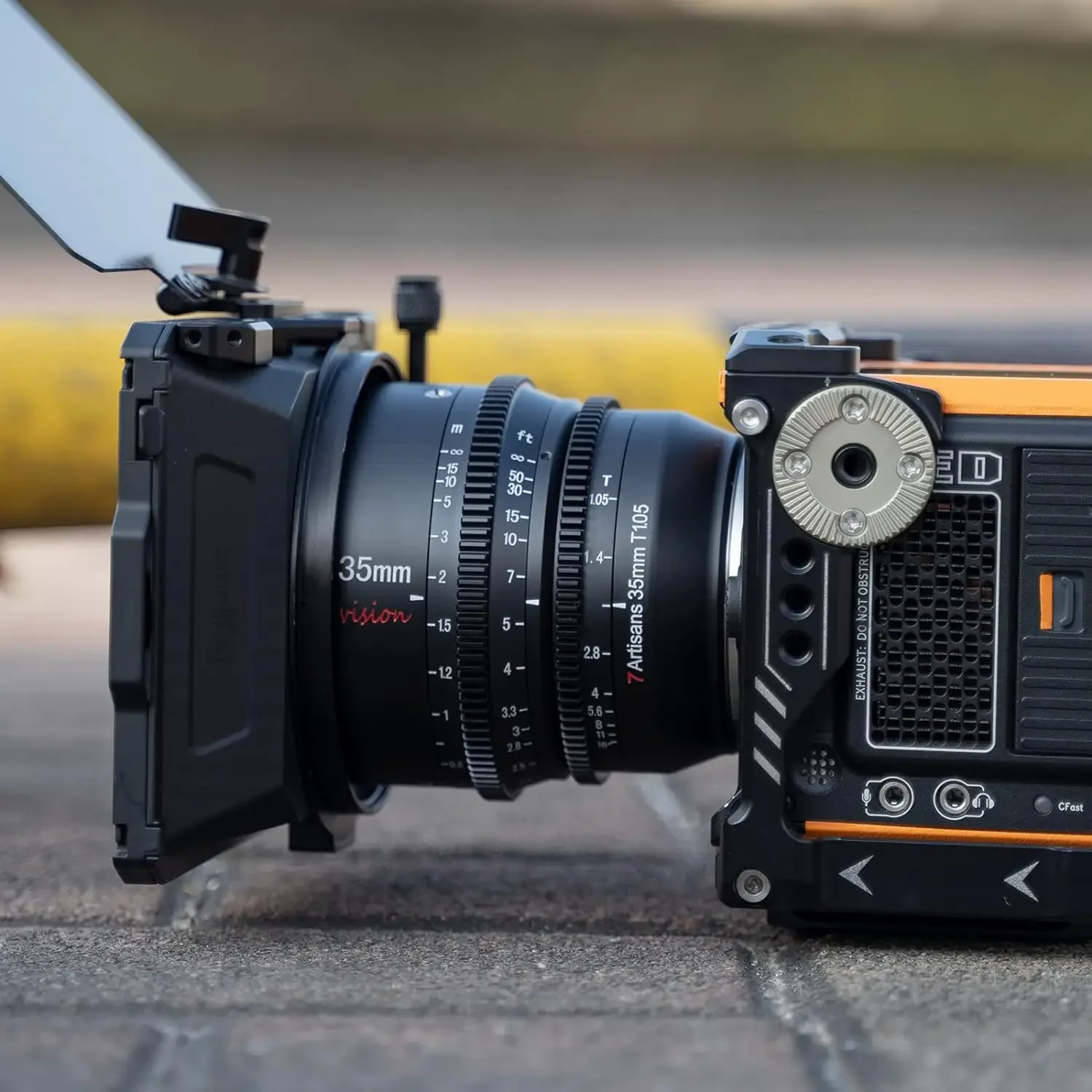 

NEW 7artisans 25mm/35mm/50mm T1.05 Large Aperture Cine Lens Wide-Angle Manual Focus Low Distortion Mini Cinema Lens (35mm T1.05