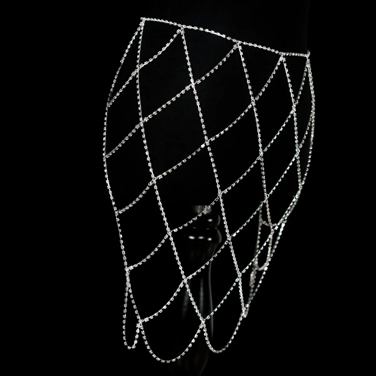 ชายหาดกลางแจ้งสุภาพสตรีเซ็กซี่ Rhinestone ตาข่ายเอวกระโปรงแฟชั่นบุคลิกภาพเครื่องประดับเวทีแสดงชุดจัดเลี้ยงการจับคู่โซ่