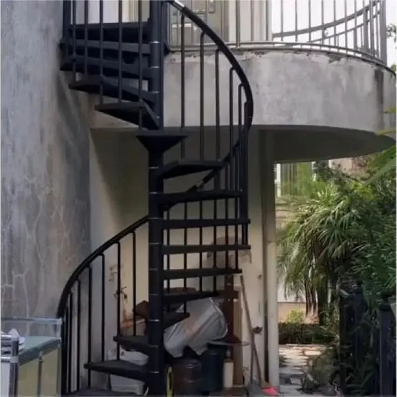 custom.Outdoor Weatherproof Staircase Villas Anti-Slip Wrought Iron Steps with Powder-Coated Steel Frame