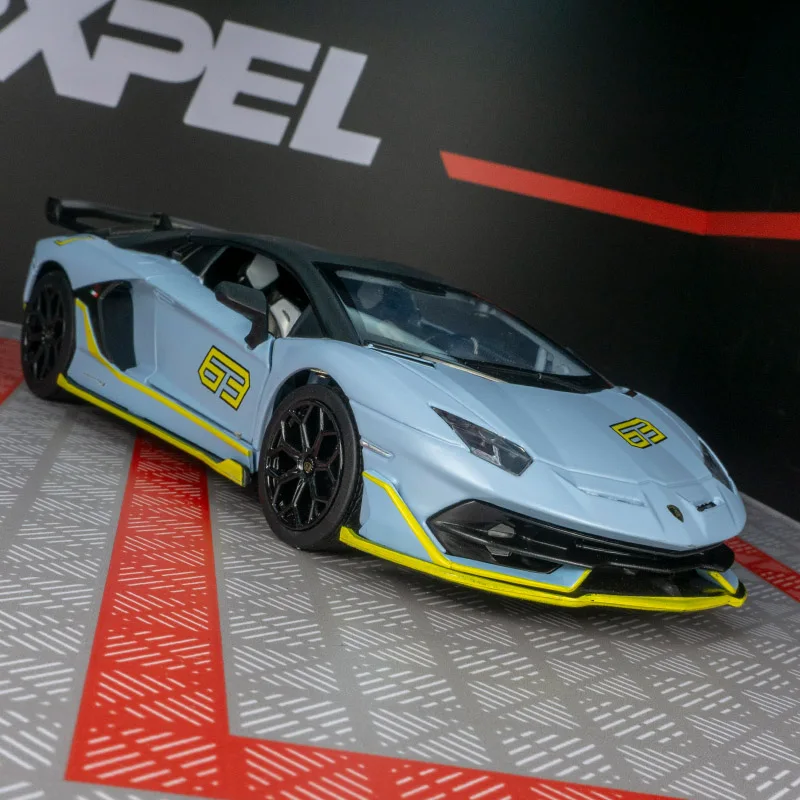 CCA 1:24 simulação Lamborghini Aventador SVJ63 liga supercar modelo coleção de ornamentos de carro 2 portas podem ser abertas.
