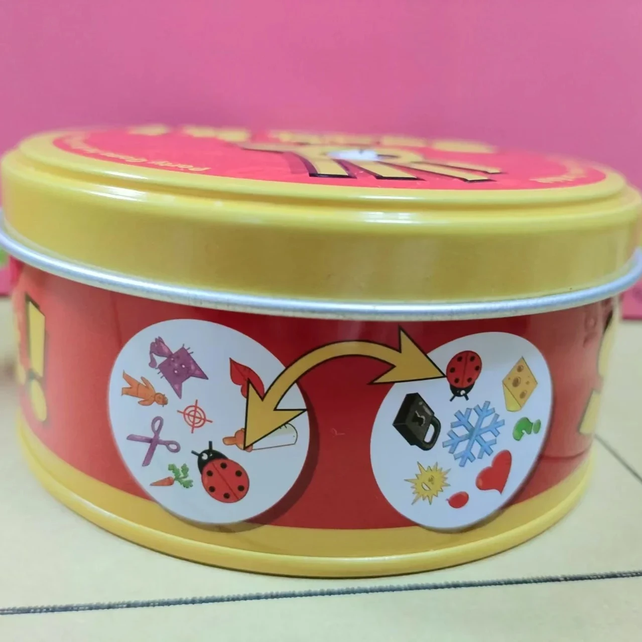 Metal Box Card Game Parent-child Interactive Games Cards Game For Family and Friends,Holiday Games Halloween and Christmas Gift