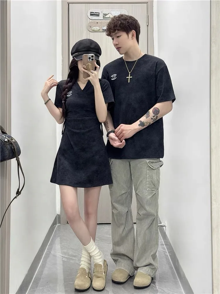 Couple correspondant été ort Sve t-shirts et jupes minceur Design coréen Sle trajet doux Polyester Fiber v-ne