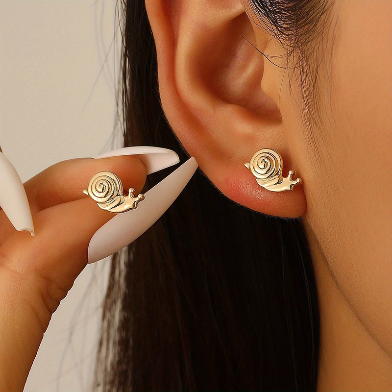 Fashion Gold Color Zircon Wing Stud Earrings for Women Luxury Shiny Crystal Geometric Personality Ear Bone Nail Jewelry Gifts