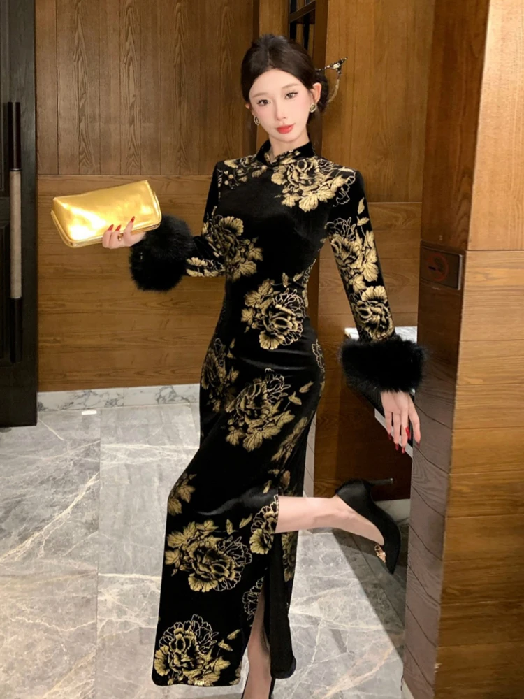 セクシーでファッショナブルな金箔プリントのパッチワークスタンドカラー改良チャイナドレス、新しい中国風のエレガントでスリムなスリット入りファーワンピース