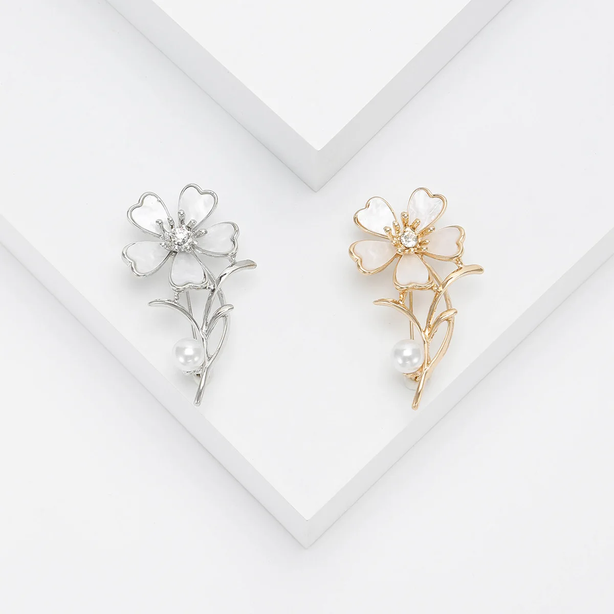 Women's Fashion Flower Brooch Neutral Dress Shawl Buckle Decorate Office Party Holiday Daily Casual Gift Accessories