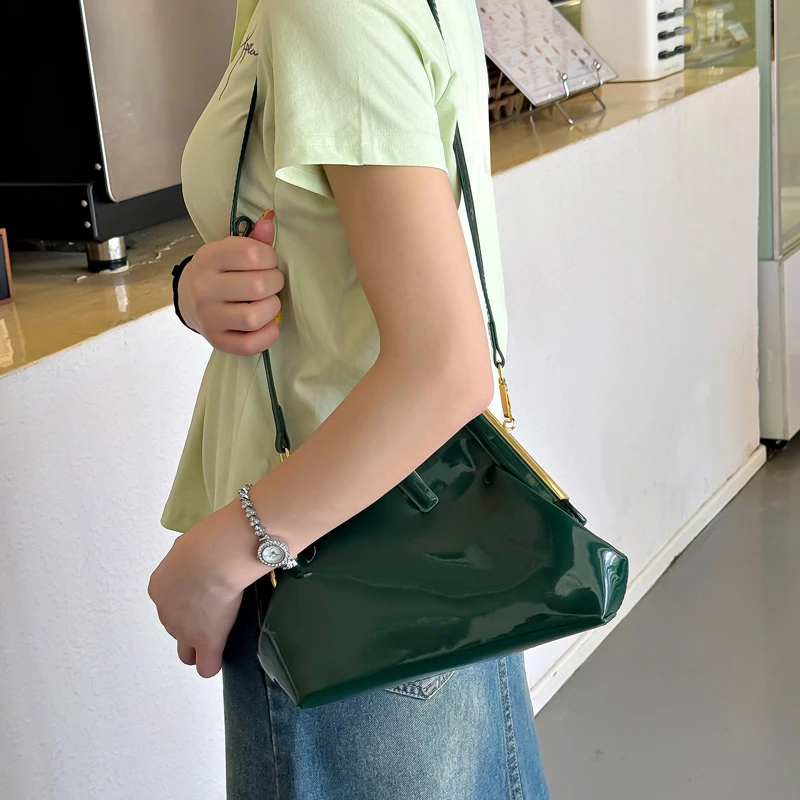 

Trendy Ladies Crossbody Bag Soft Faux Leather Bag Small Size Handbag for Daily Use