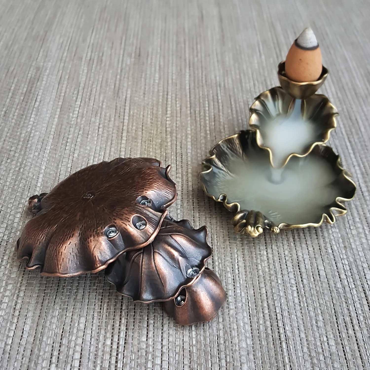 1pc Alloy Incense Plate, Lotus Leaf Backflow Incense Burner, Aromatherapy Furnace, Frog Ornament view 6
