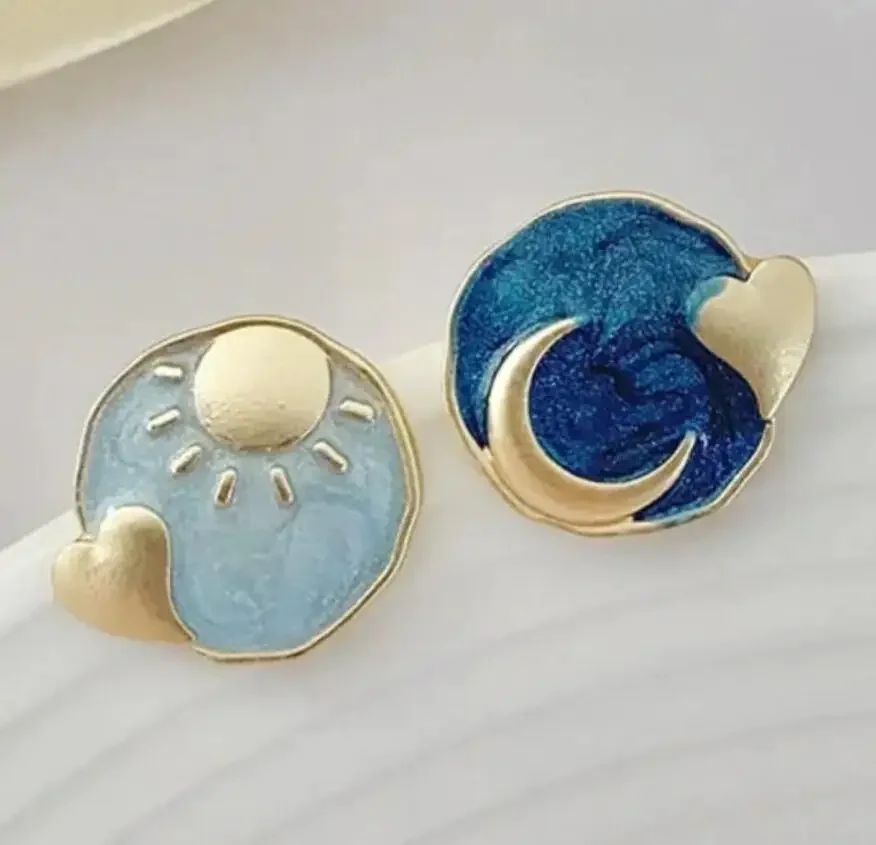 Fashion Minimalism Asymmetric Blue Color Sun Moon Stud Earrings for Women Jewelry Earring Gifts Trendy Ear Studs Custom Jewelry