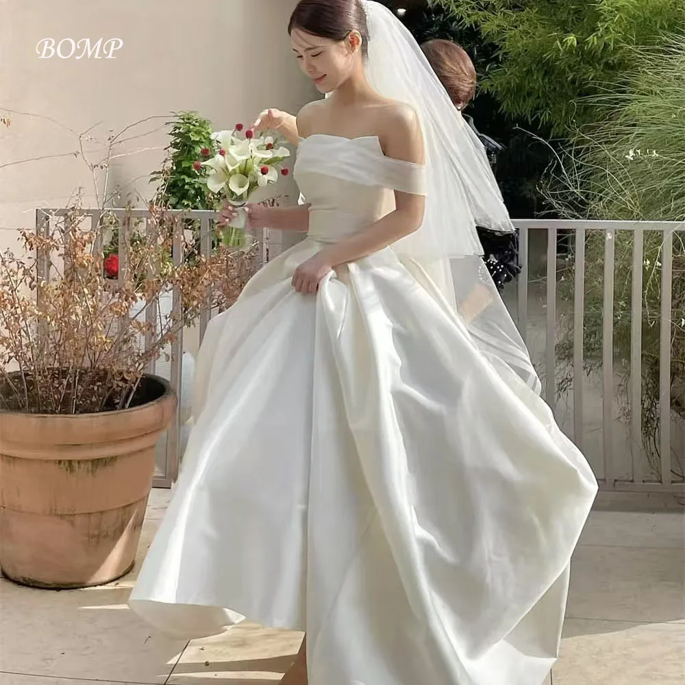 

BOMP Korean Wedding Photography Customized Simple Off the Shoulder Satin Wedding Dress Floor-Length Long Corset Wedding Robe