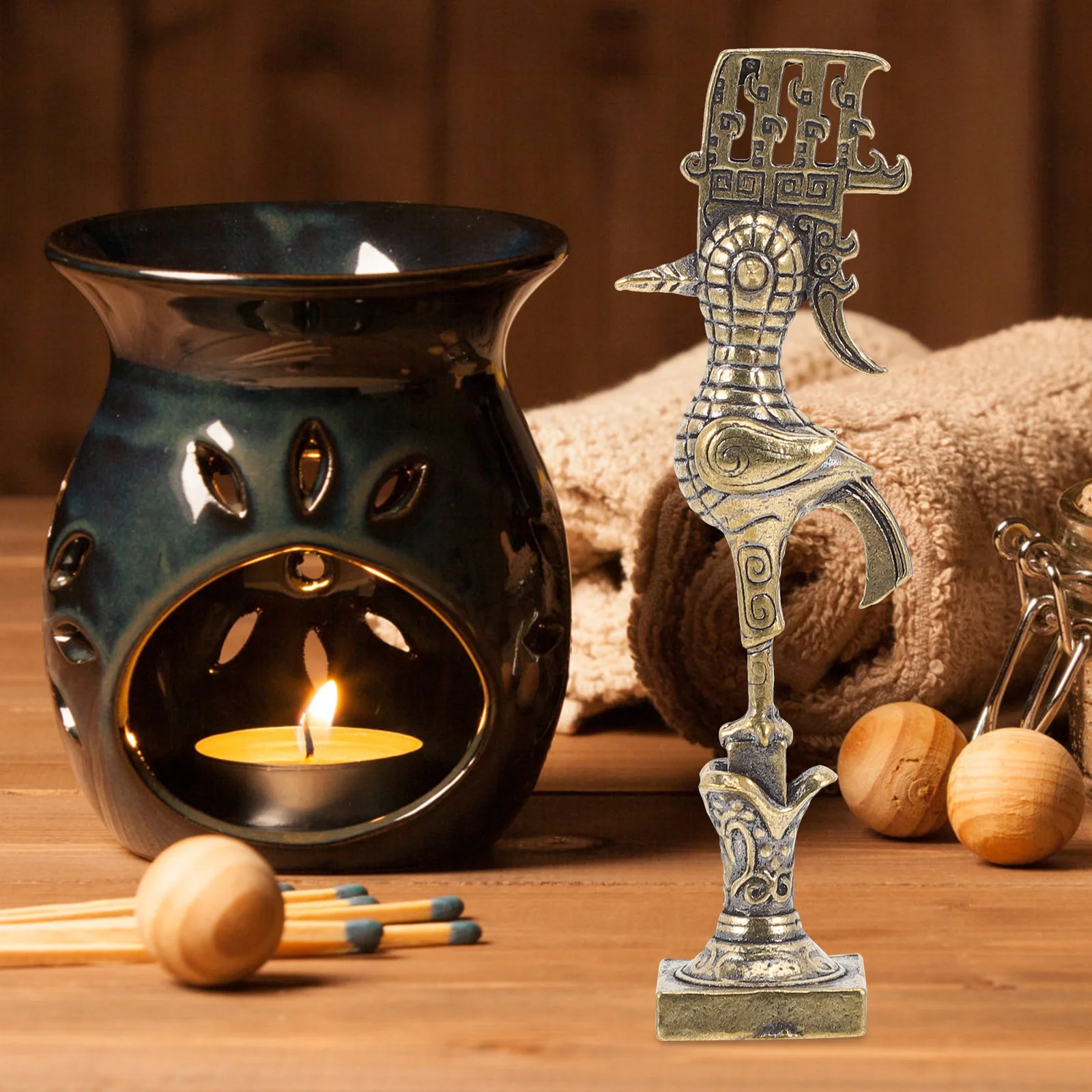 

Brass Bird Sculpture for Indoor Outdoor Use Exquisite Desktop Decor Vintage Style Home Hotel Restaurant Decoration Accessory