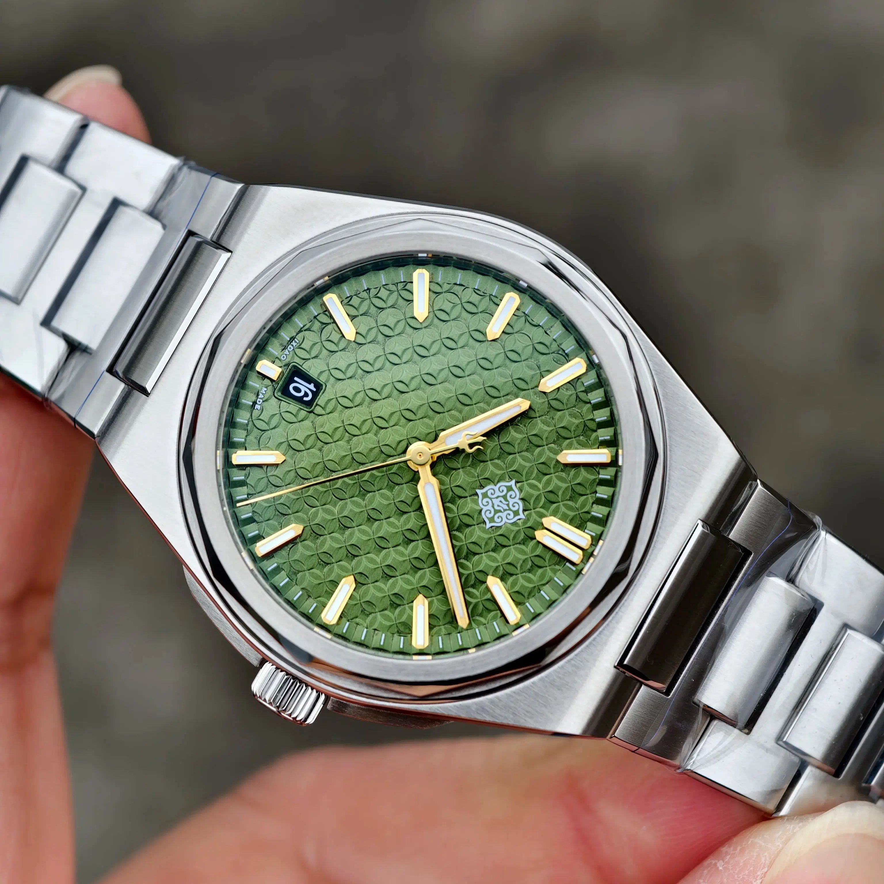 Thumbnail 4 - #38 Best Automatic Movement Watches to Buy In 2026