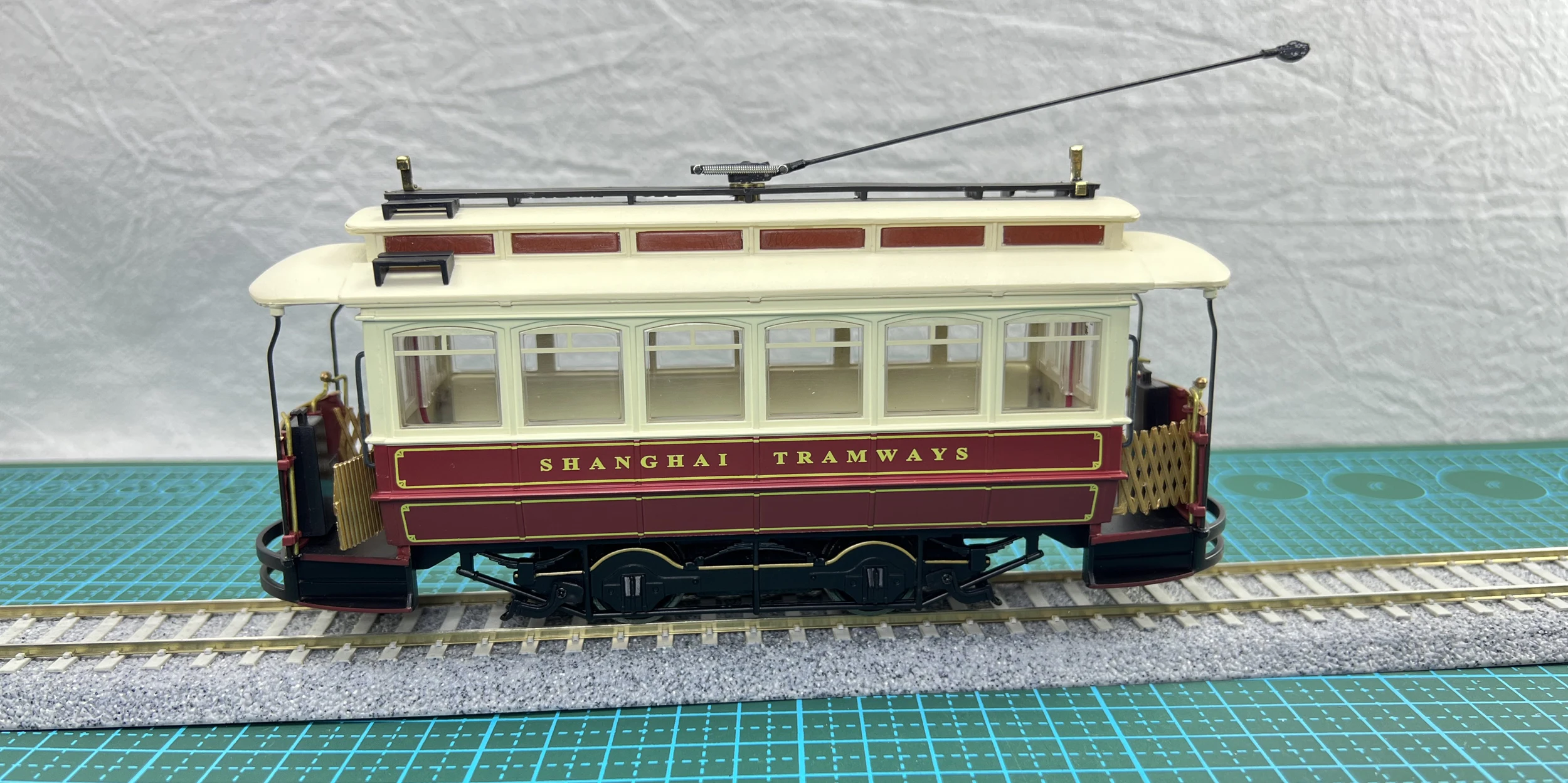 HO 1/87 鉄道模型 BACHMANN 香港路面電車 ライトディンディン車付き