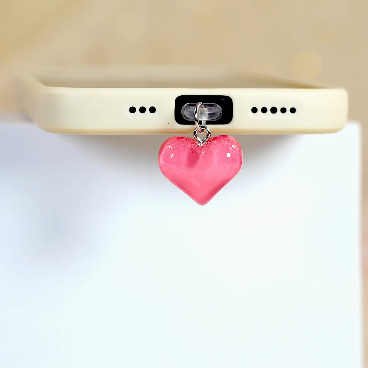 Transparent pink glitter colored heart-shaped love phone dust plug/phone accessories/iPhone/Xiaomi/Samsung/Type-C port