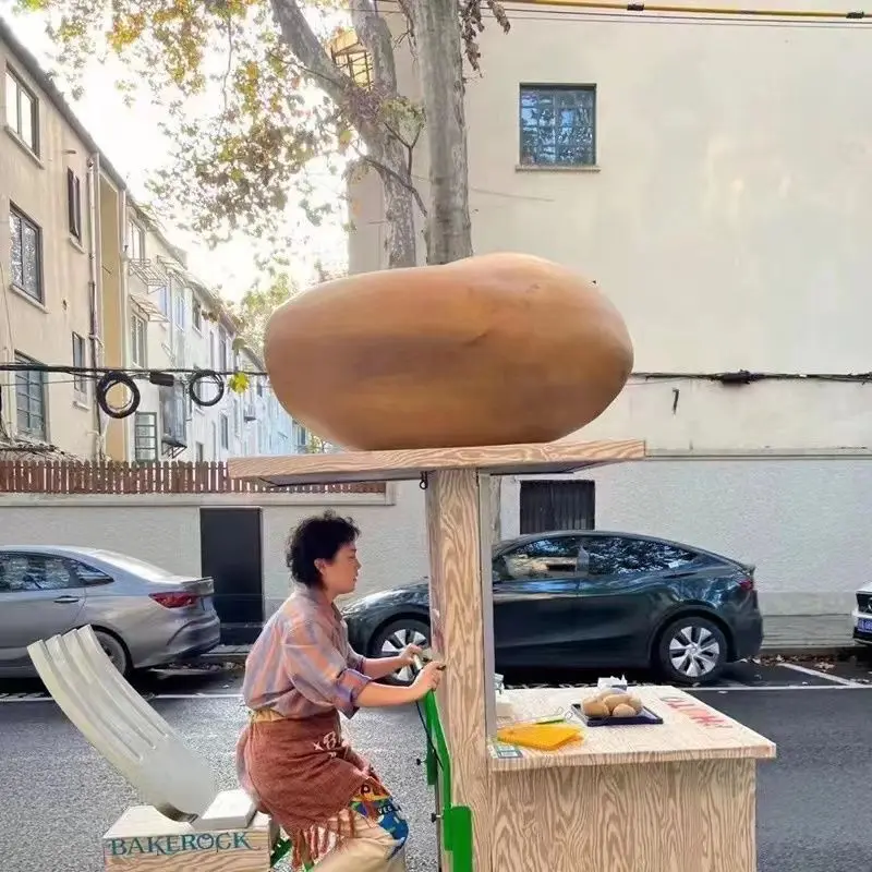 Car simulation big potato model fiberglass sculpture dining car decoration three-dimensional large ornament