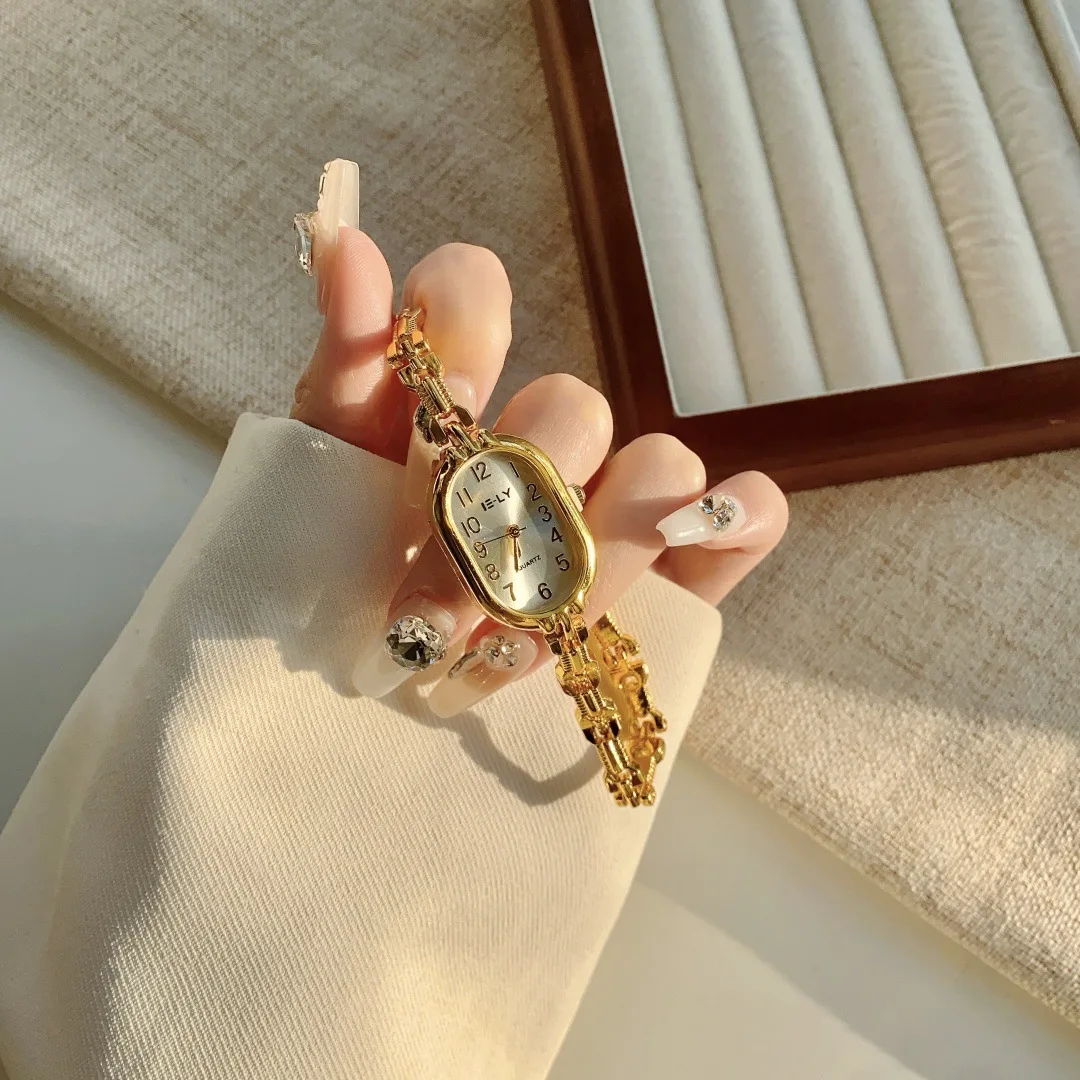 

Золотые часы, женские модные кварцевые часы, универсальные пригородные часы