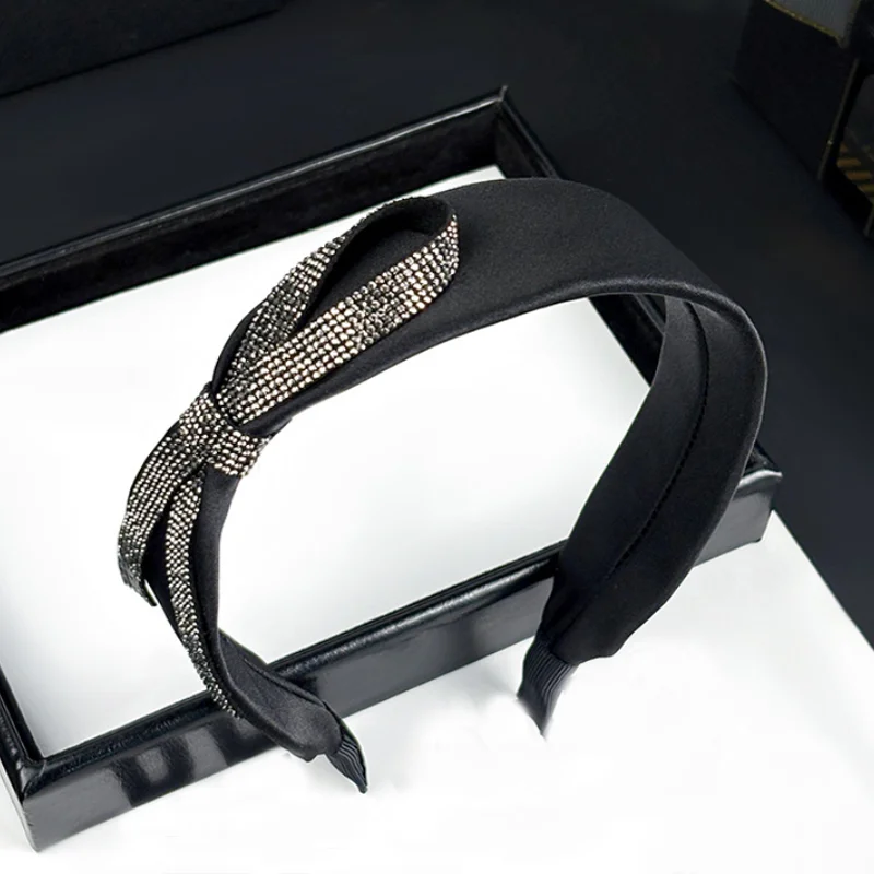 

Французская роскошная повязка для волос с суперблестящими стразами и бантом, винтажный шелковый ободок с широким краем, аксессуары для волос в винтажном стиле