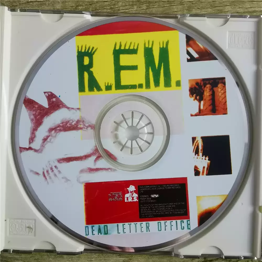 قرص مضغوط R.E.M. تم إصدار مكتب الحروف الميتة في عام 1987، النسخة اليابانية تمت إضافة معلومات التوزيع المحلي، أعمال نادرة