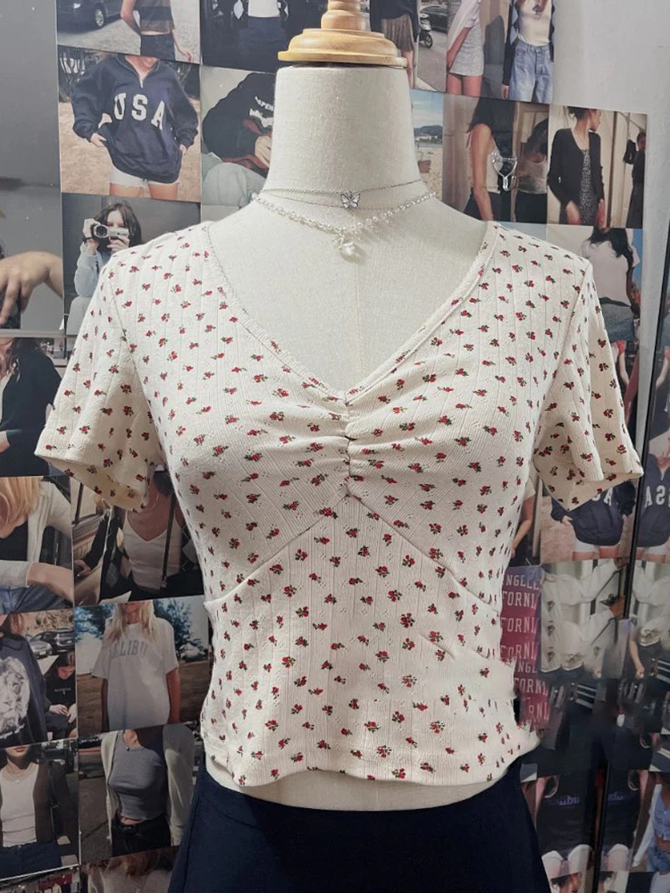 

Casual Women Floral Print Sweet Tees Summer Sexy Folds V Neck Cotton Short Sleeve Crop Top Streetwear Vintage Slim T-shirts