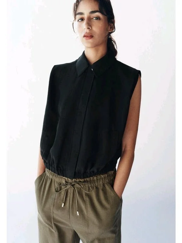Women's Elastic Hem Pocket Detail Zipper Closure Balloon Style Sleeveless Collared Vest Fashionable City Walk Standard Fit Po...