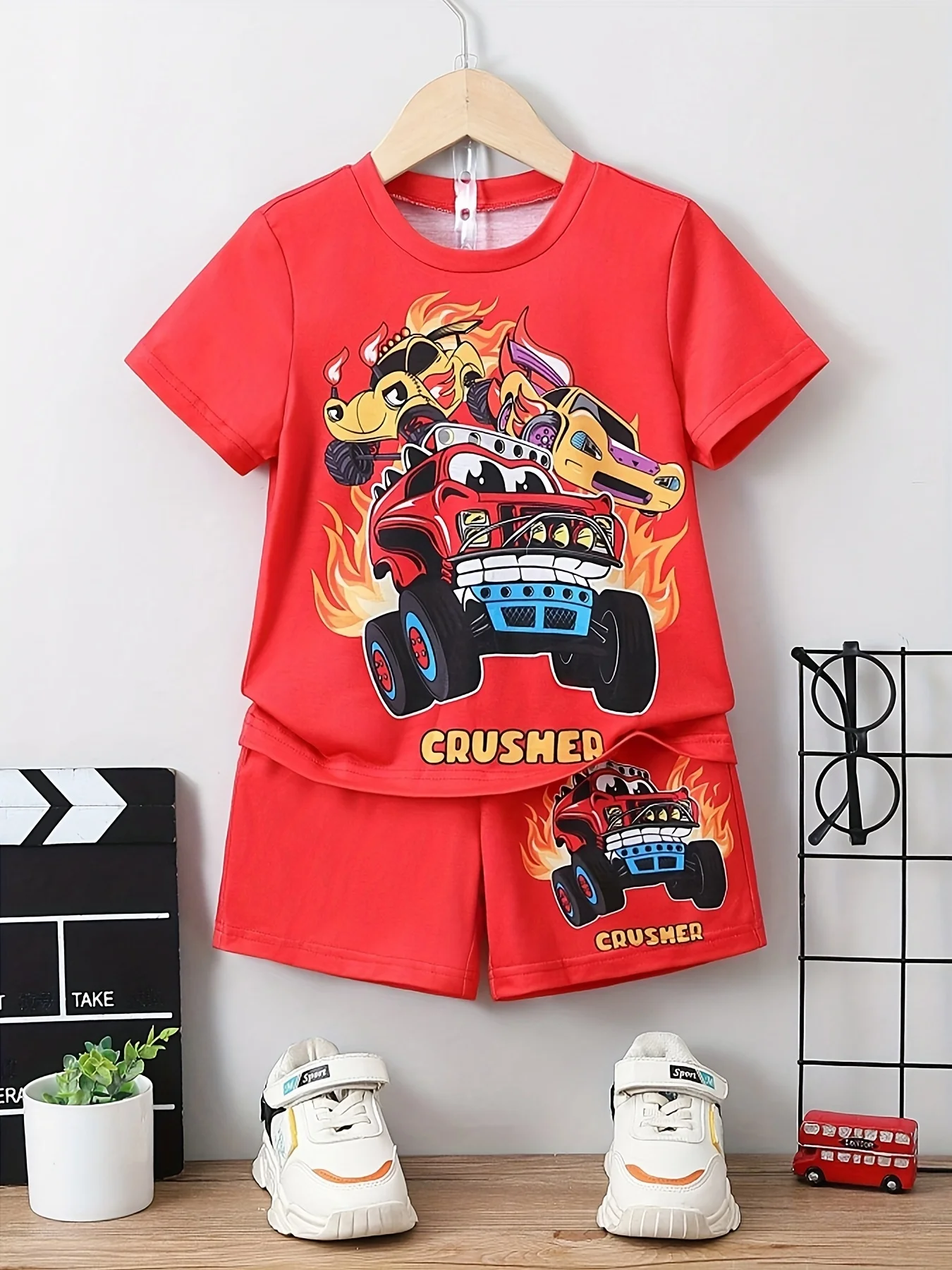 Boys' 2-piece Racing Car Cool Fashion Casual Loungewear Pajama Set, Cozy Short Sleeve Shirt and Shorts Outfit for Kids