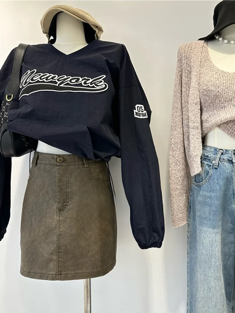 هودي نسائي بتطريز حروف أمريكية، فضفاض برباط وياقة على شكل V، تصميم عصري وأنيق بأكمام طويلة #4