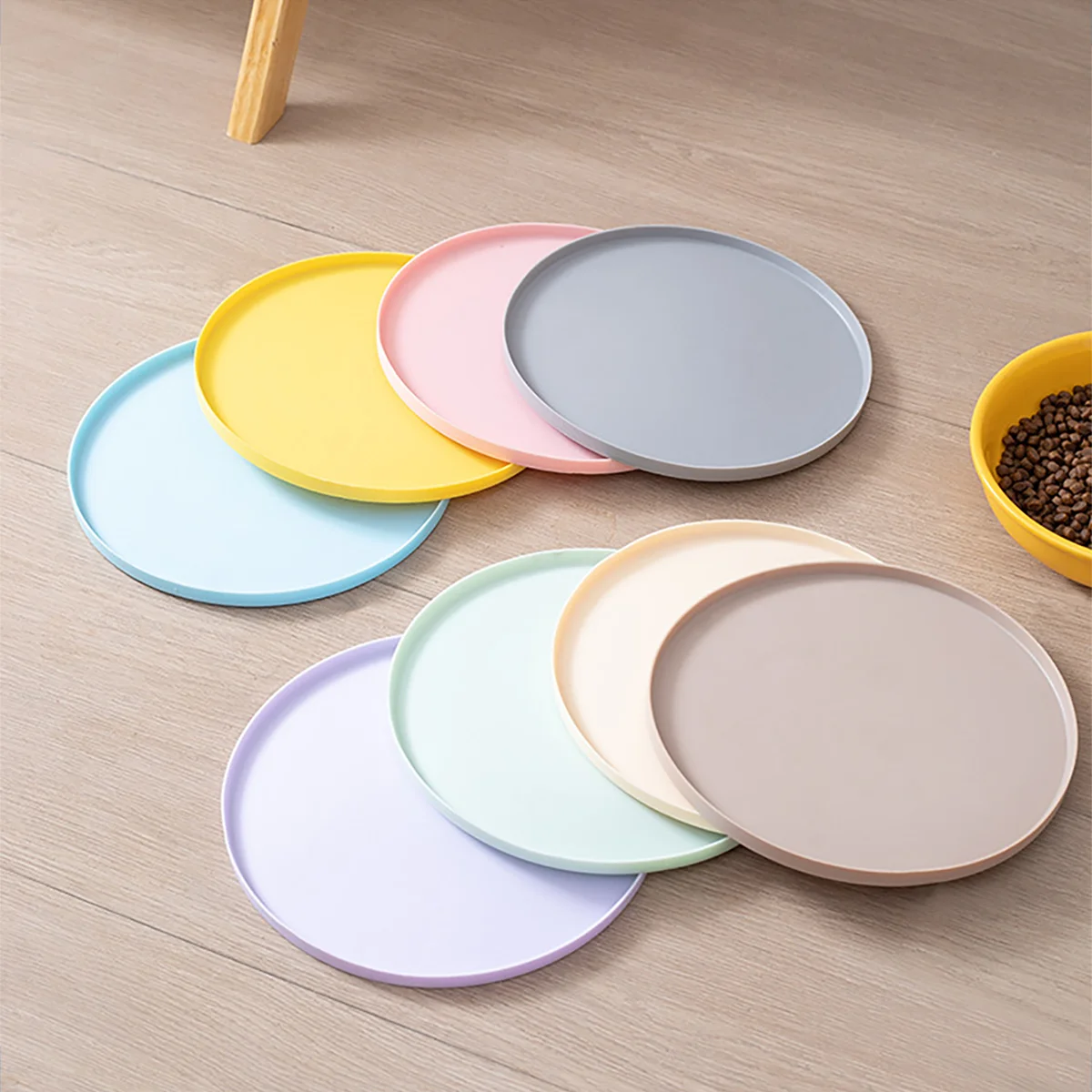 Tapete de Silicona para Comida de Mascotas, Tapete para Comida y Agua para Perros, Tapete de Silicona para Platos de Cachorros, Tapete de Goma Elevado Especial para Platos de Perros, Tapete Impermeable para Comida de Mascotas, Tapete Universal para Comer para Gatos y Perros, Evita que se Derrame la Comida y el Agua, Apto para Mascotas Pequeñas y Medianas | Tapete de Silicona Universal Antideslizante y Fácil de Limpiar, Apto para Platos, Tazones y Vajilla de Perros y Gatos.