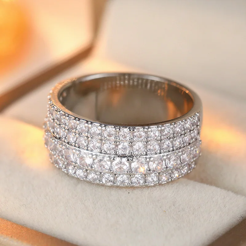 Ladies' Classic Shining Wide Face Ring Inlay Small Synthetic Zircon Luxurious Exquisite Ring Banquet Wedding Anniversary Jewelry