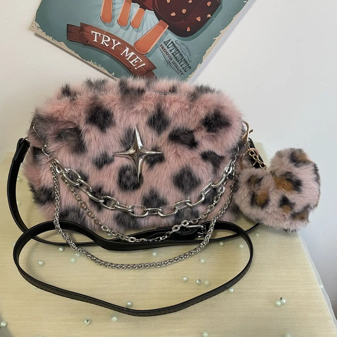 

Women’s Versatile Daily Bags Leopard Print Faux Fur Crossbody Bag Fashion Metallic Star and Chains Tote Bag