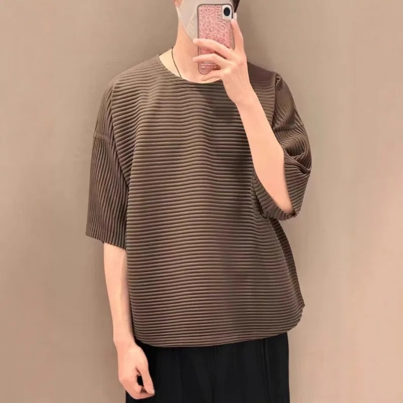Miyake Horizontal Pleat Design T-Shirt 2026 Short Sleeve Mens T-Shirt Top Summer Horizontal Striped Loose Casual Business Casual