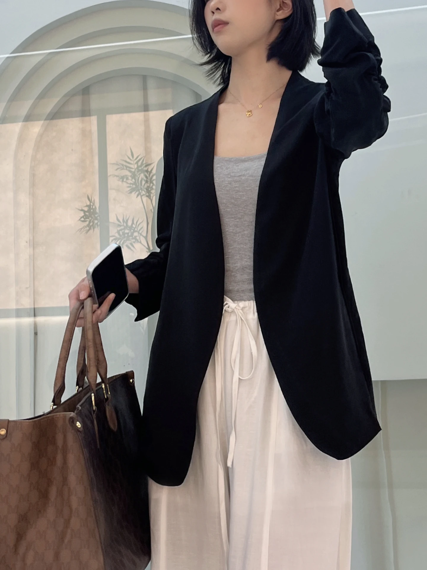Aimierdi Business Casual Loose Fit Silk Blend Women's Jacket Lightweight V-Neck Puffed Sleeve Elegant Office Wear