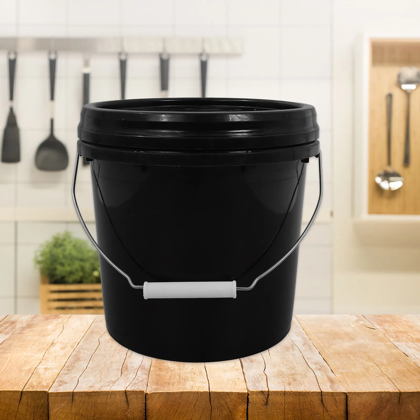 

2Pcs Thickened Plastic Bucket with Lid Small Water Container Multipurpose Portable Bucket for Household Gardening Cleaning