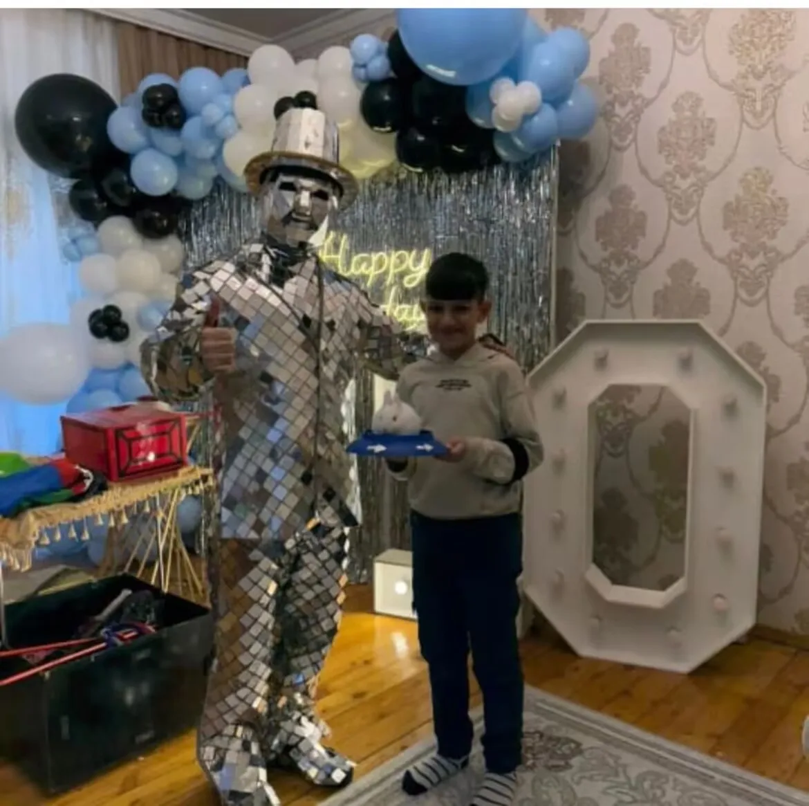 Abito da uomo Magic Show Performance sul palco di lusso Specchio acrilico quadrato da uomo vestito da uomo abbigliamento da spettacolo per feste