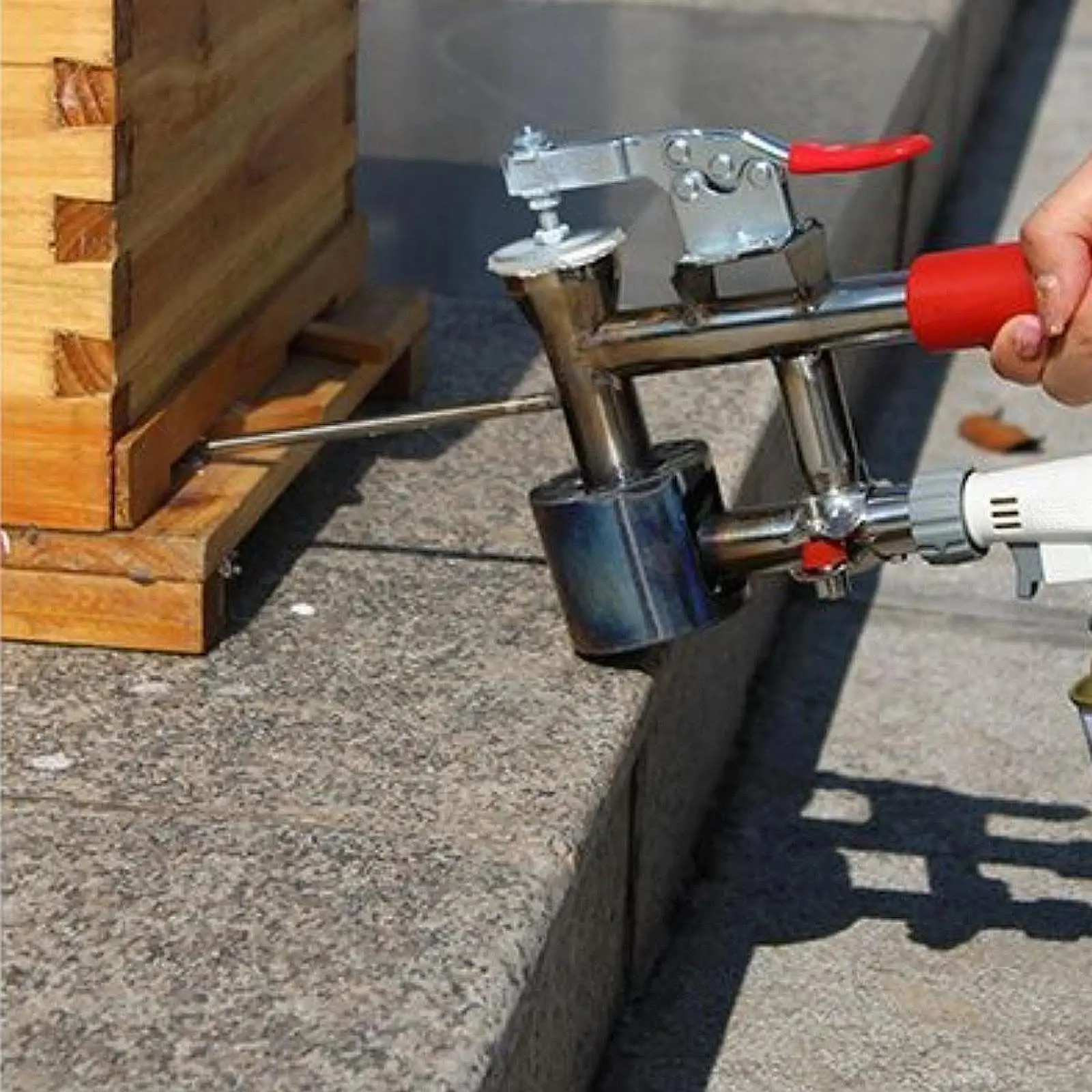 Beehives Heating Vaporizer Mite Treatment Fog Machine Metal Handheld for Electric Heating Beekeeping Protection