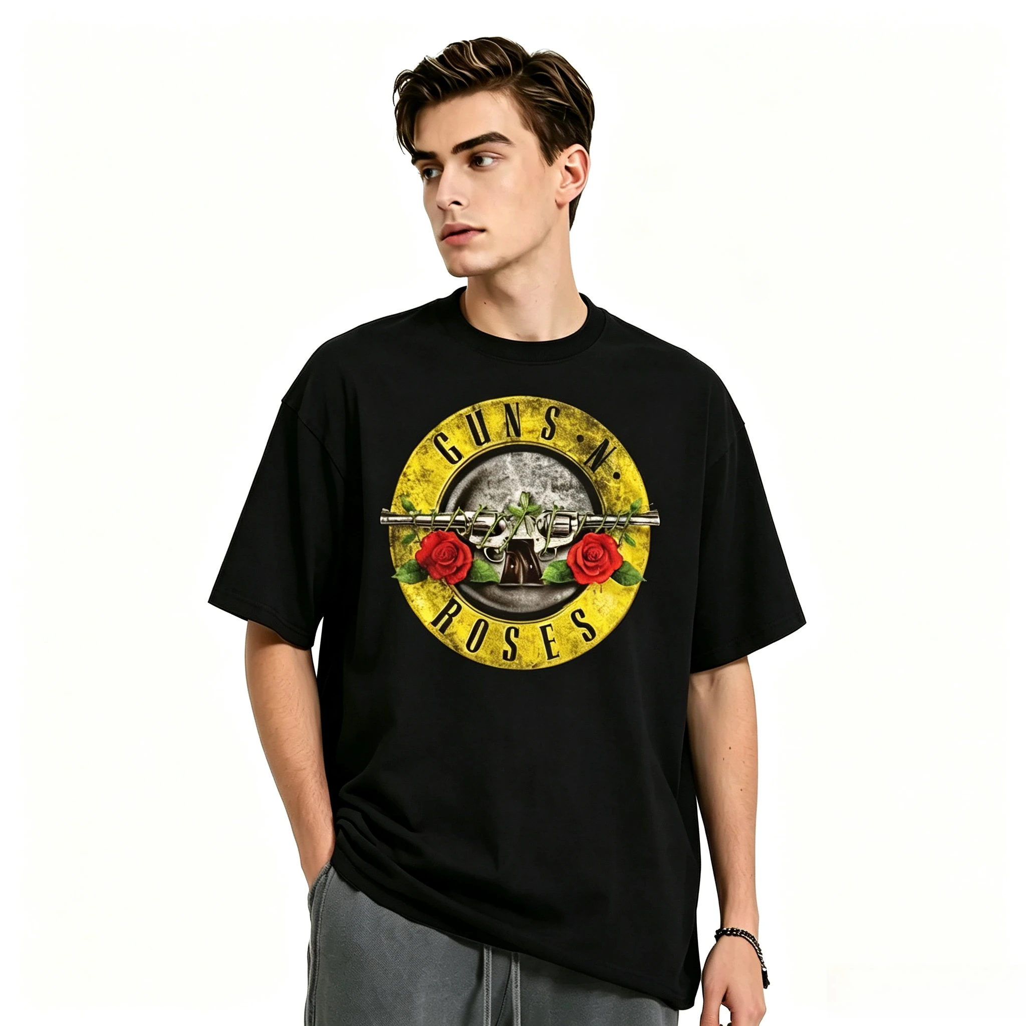 2026 Pistol Rose Pattern Guns N 'Roses Rock Guns and Roses Band Casual T-Shirt Men's and Women's Luxury Band Brand Ins Y2k