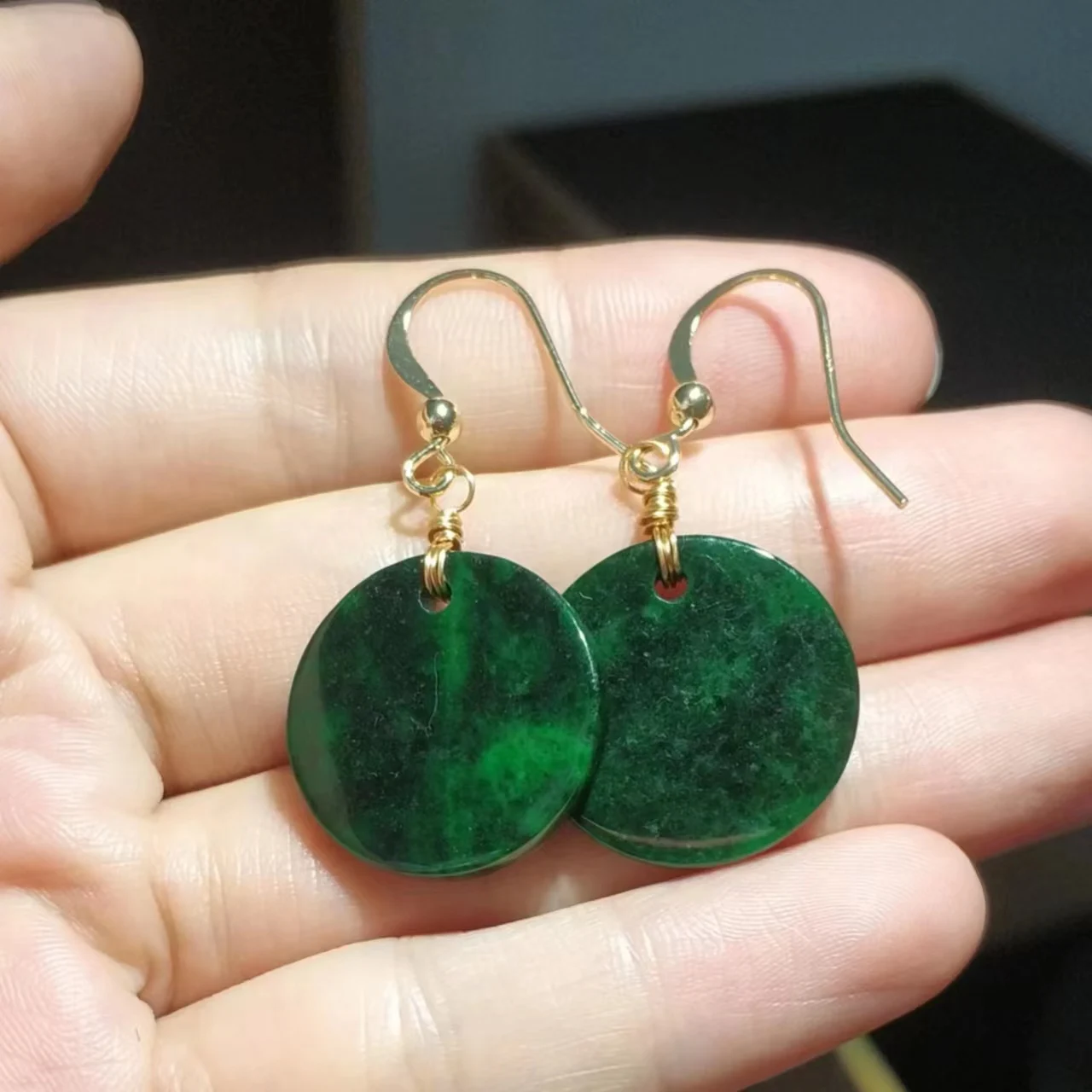 

1pcs/lot dry green jadeite jade natural gemstone earrings female 14K bag gold green jade earrings ear hooks gem jewelry precious