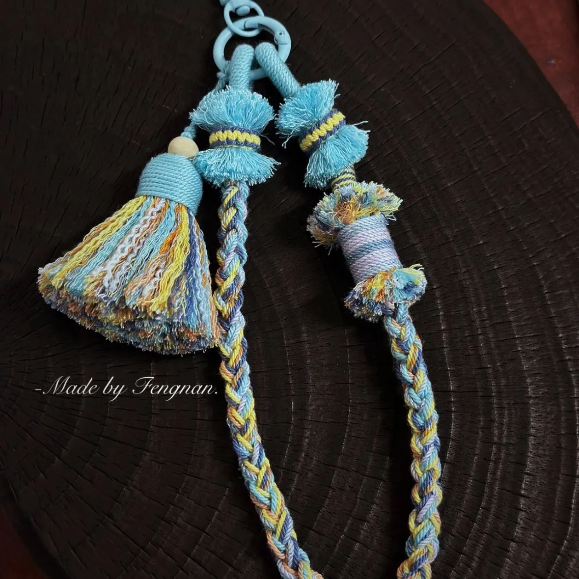 Vintage tassel keychain bag accessories, creative handmade weaving, Morandi color handle, wrist strap
