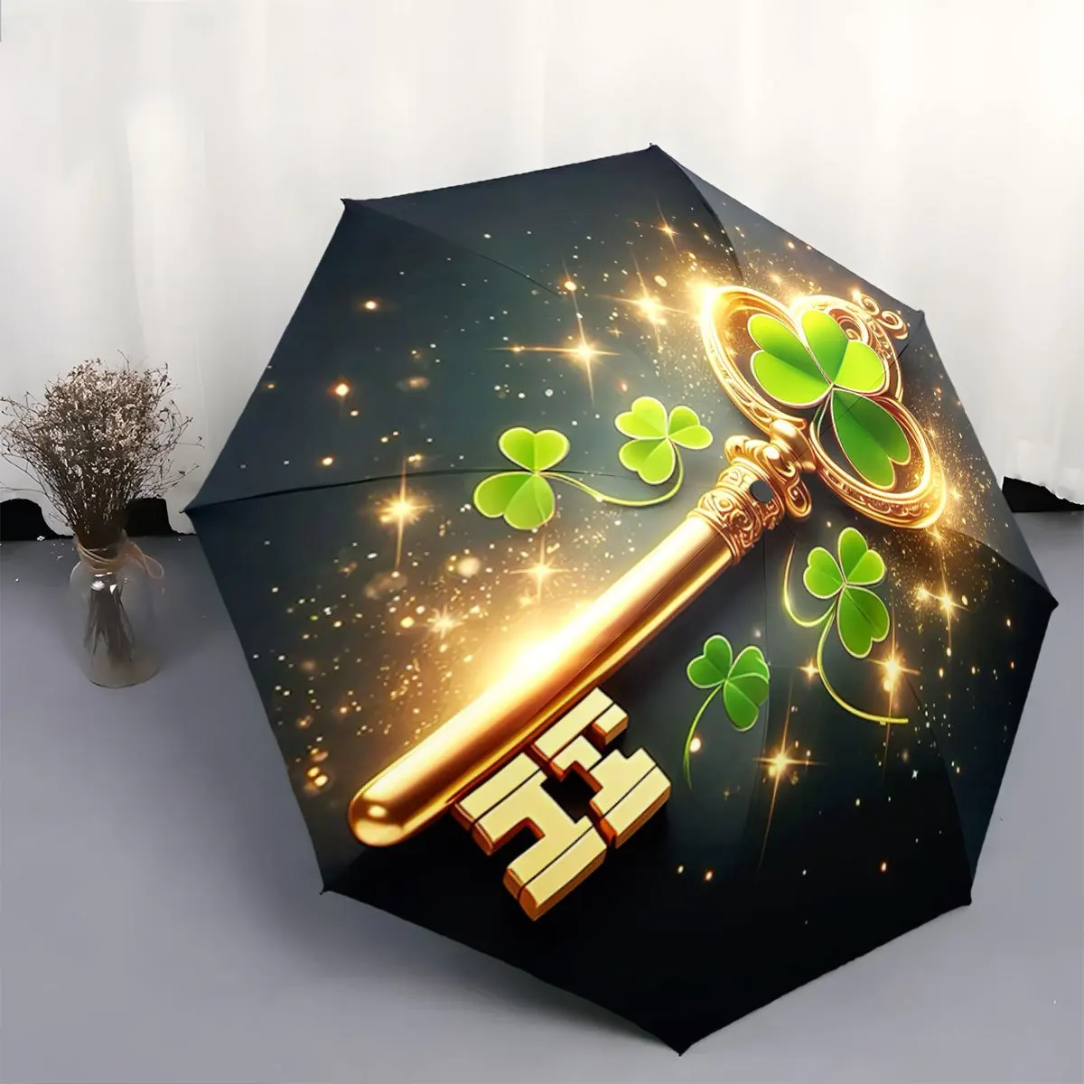 

Автоматический складной зонт. Узор: золотой ключ, окруженный зелеными клеверами. Портативная складная конструкция, для повседневного использования на открытом воздухе.
