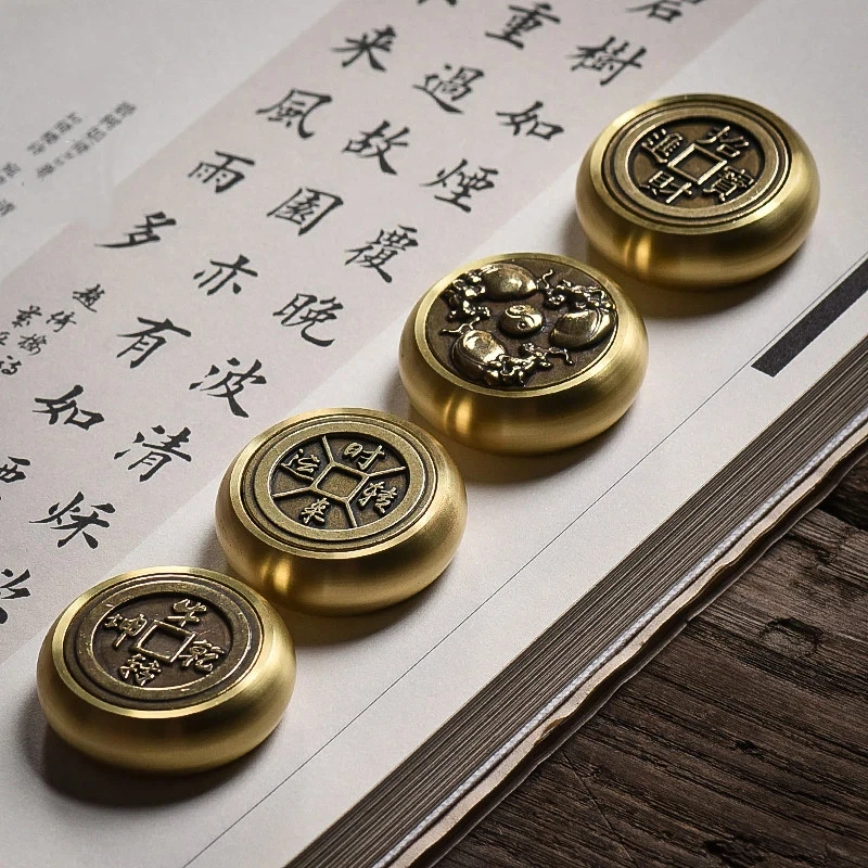 Round Solid Brass Paperweight Multifunctional for Calligraphy Desk Decoration Gift Retro Study Decoration Ancient Style